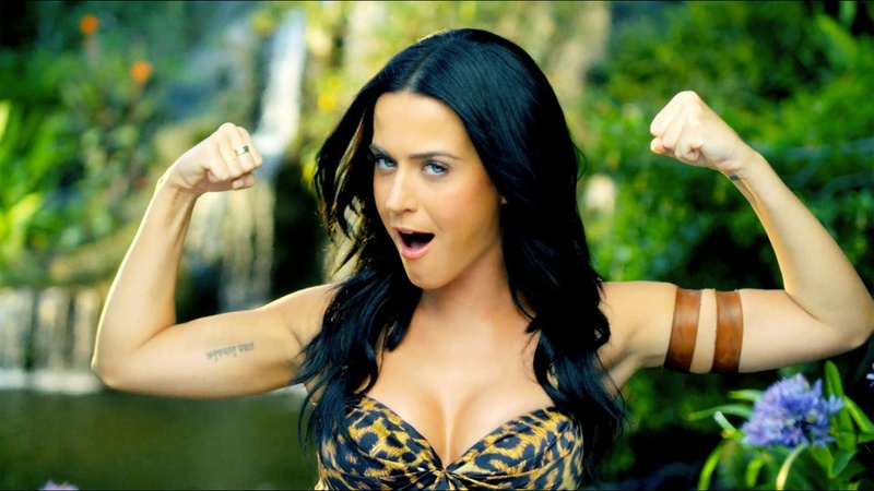 Кадр из клипа Кэти Перри «Roar»