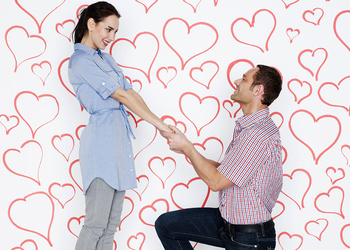 8 способов отпраздновать помолвку