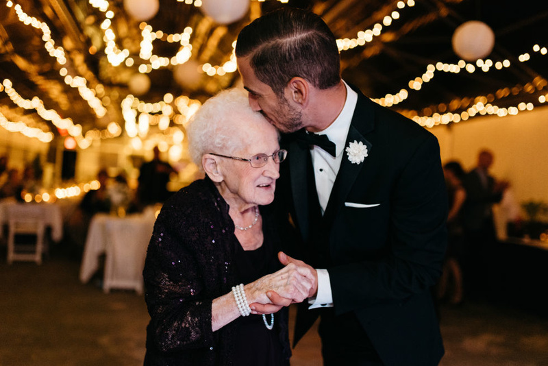 «Танец с бабушкой»