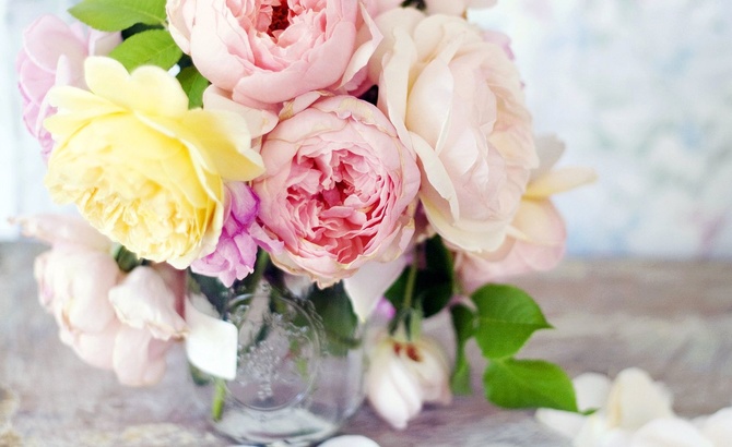 10 лайвхаков к 8 марта: украшаем дом цветами