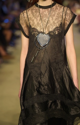 Кулон Givenchy в виде сердца с ключом